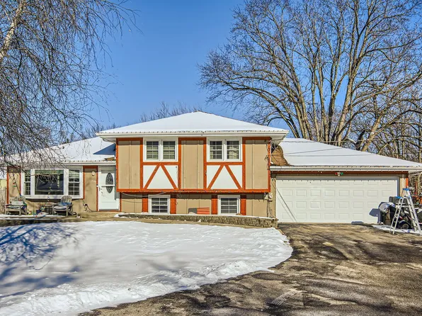 1565 Niccon Trl, Algonquin, IL 60102
