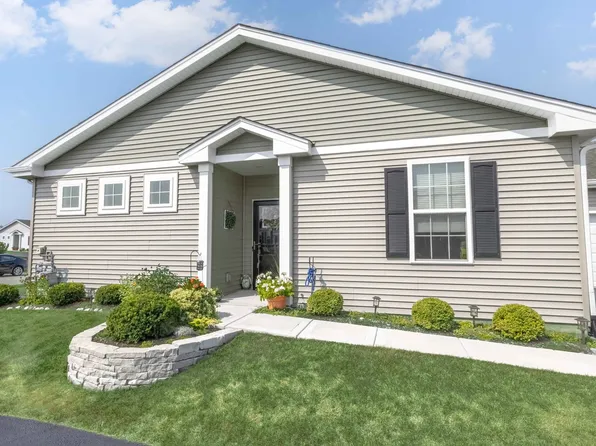 1704 Southern Cir #1704, Hampshire, IL 60140
