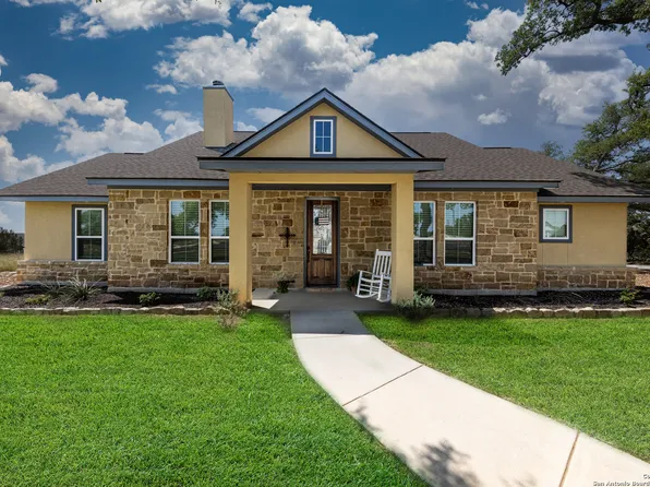 200 S Calvin Barrett, Blanco, TX 78606