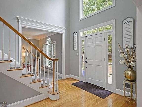 3rd image of 200 Dewdrop Ct