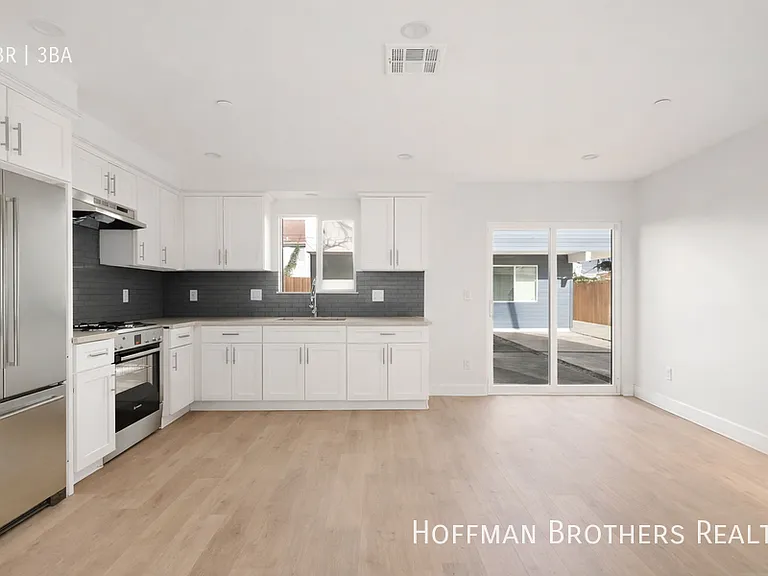 647 W 97th St — Photo 3