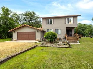 18599 317th St, Long Grove, IA 52756