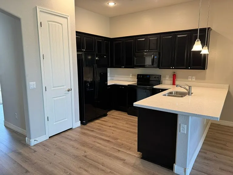 5632 N Teaberry Ln — Photo 4