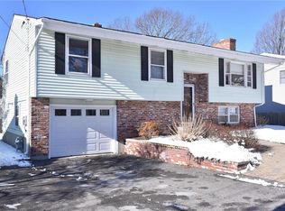 14 Timberwolf Dr, Cumberland, RI 02864