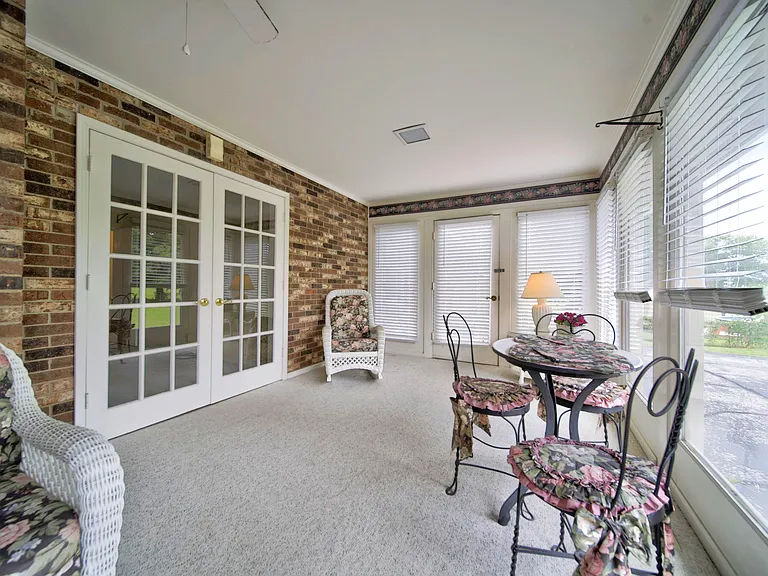 120 Briarwood Dr — Photo 36