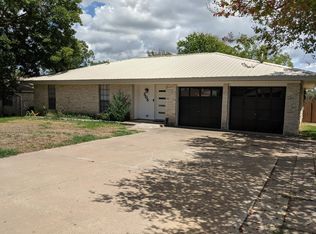 508 Greenway Dr, Pflugerville, TX 78660