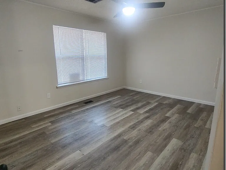 6023 S Madison Ave — Photo 10