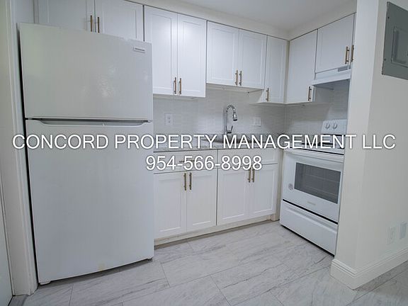 3rd image of 1855 Adams St APT 1