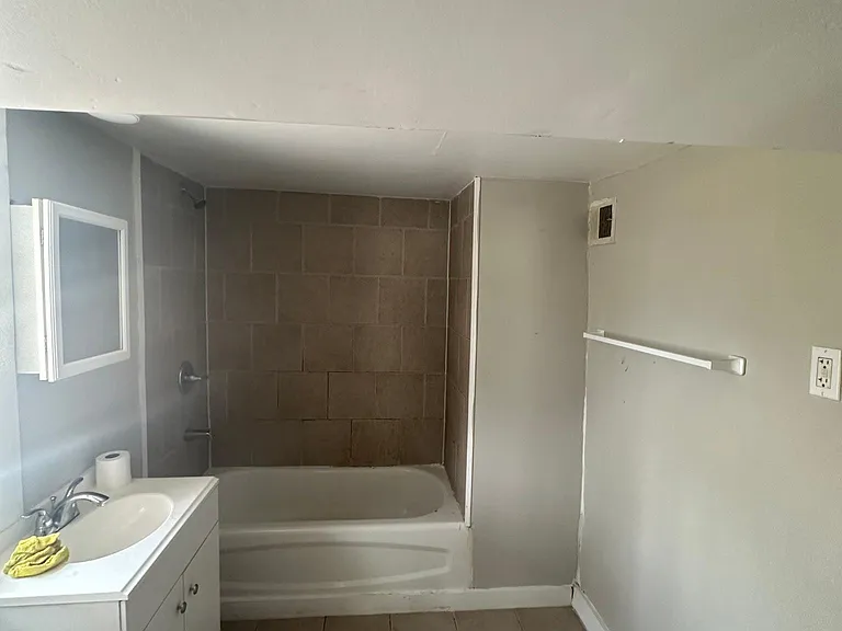 24 Auburn St #1 — Photo 6