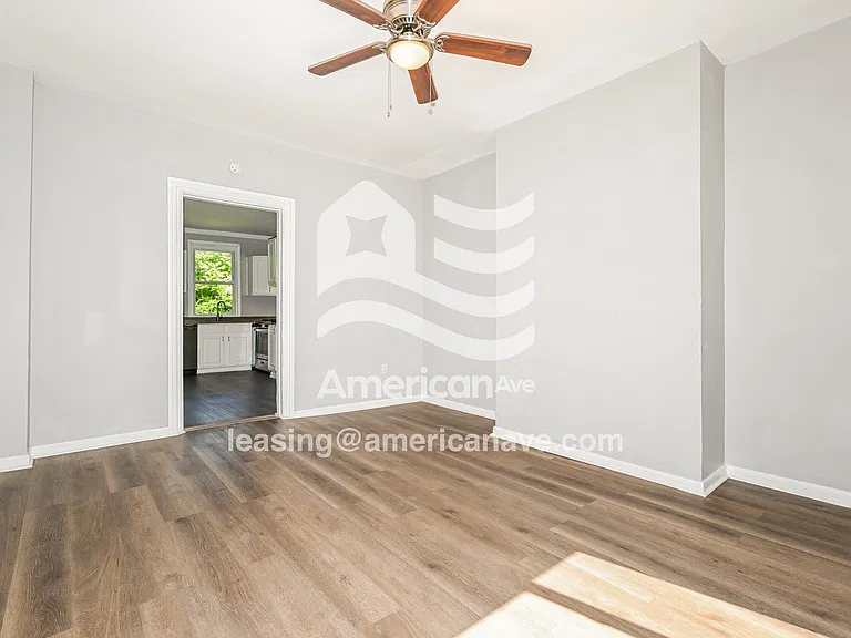1017341_002_living_room_13795161.jpg