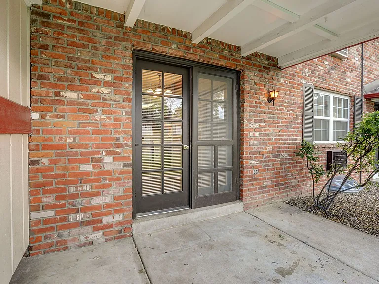 Applewood Crest Townhomes & Apartments — Photo 32