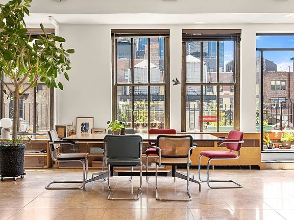 3rd image of 241 W 36th St APT 15