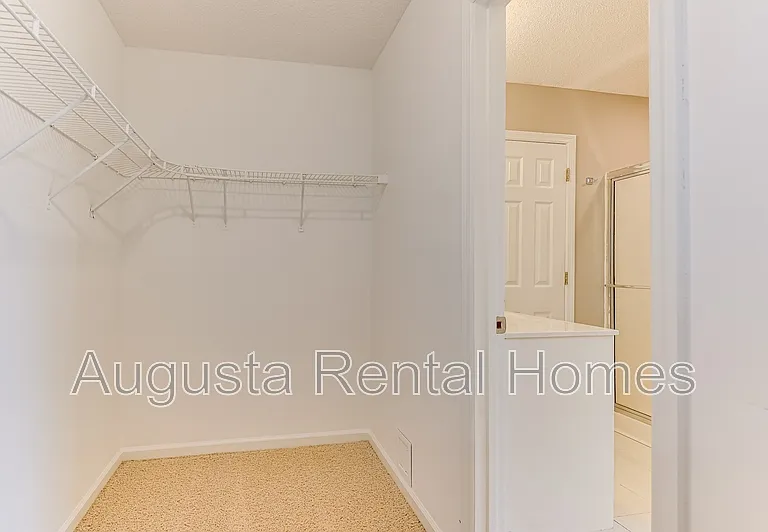 208 Stonington Dr — Photo 34