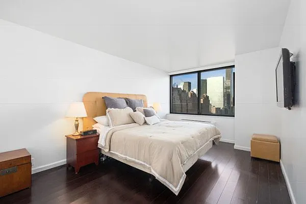 Rented by NextStopNY | media 7