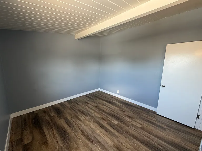 7050 6th Ave #6 — Photo 13