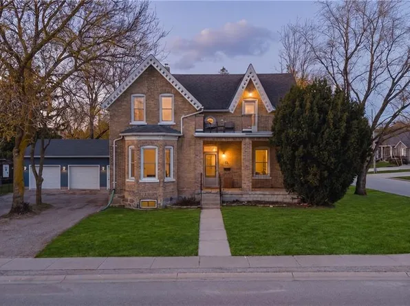 17 Allan St W, Minto, ON N0G 1M0