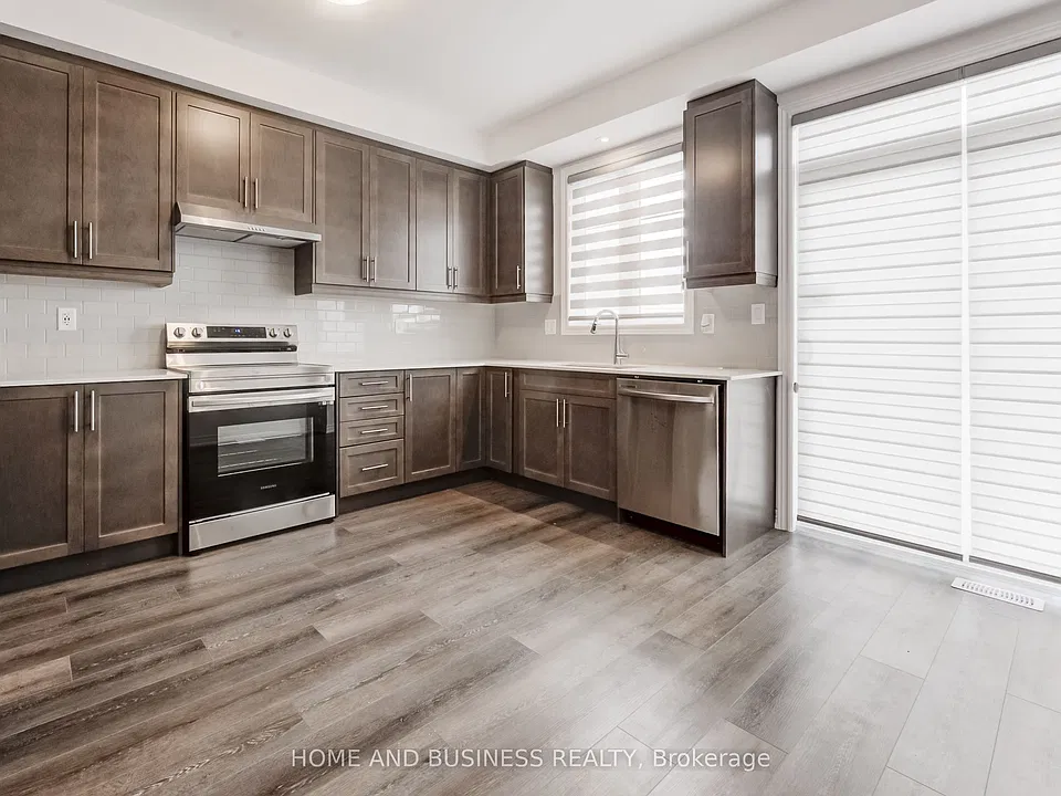120 Court Dr #36