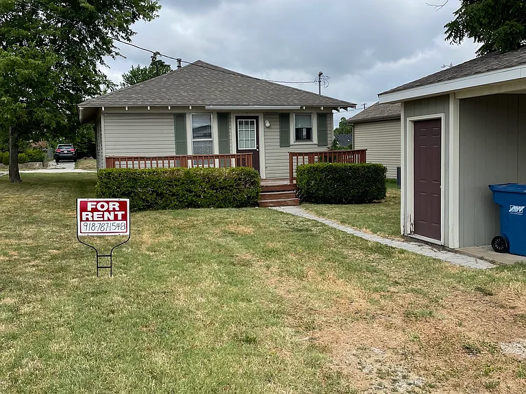 2805 S Joplin Ave — Photo 2