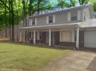 1365 Jo Ann Dr, Southaven, MS 38671