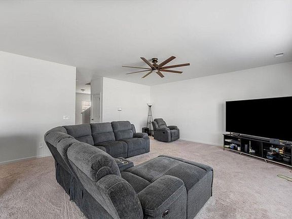 3rd image of 458 Pender Woods Dr