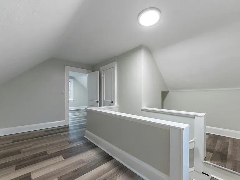 3326 E 143rd St — Photo 13