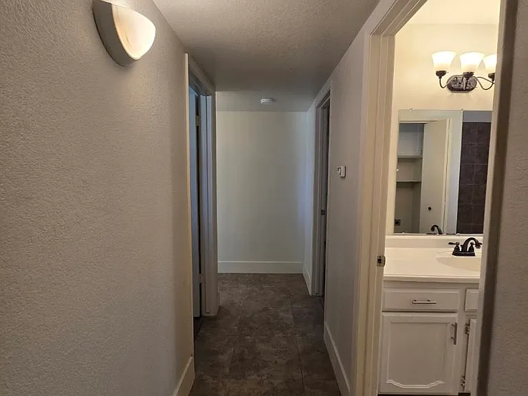 3233 Stanford Ave — Photo 33