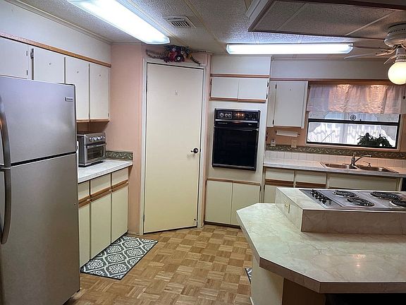 5th image of 5554 Jean Dr