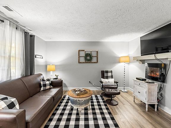 2nd image of 625 N Asbury Rd APT 12
