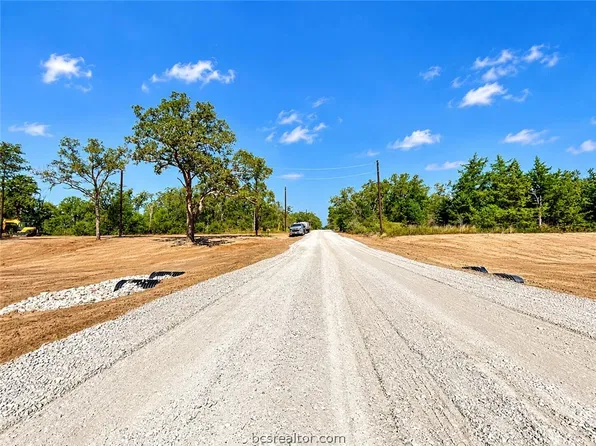 LOT 17 Eighteen 19 Meadow St, Somerville, TX 77879