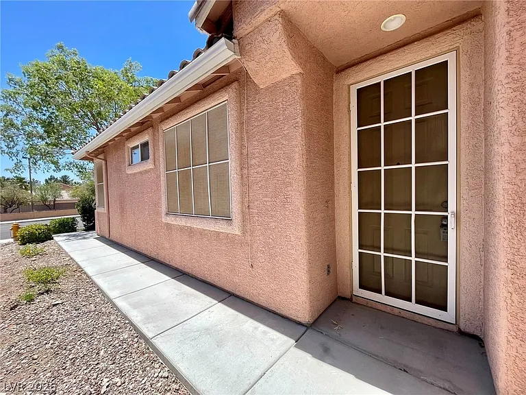 10546 Big Mill Ct — Photo 3