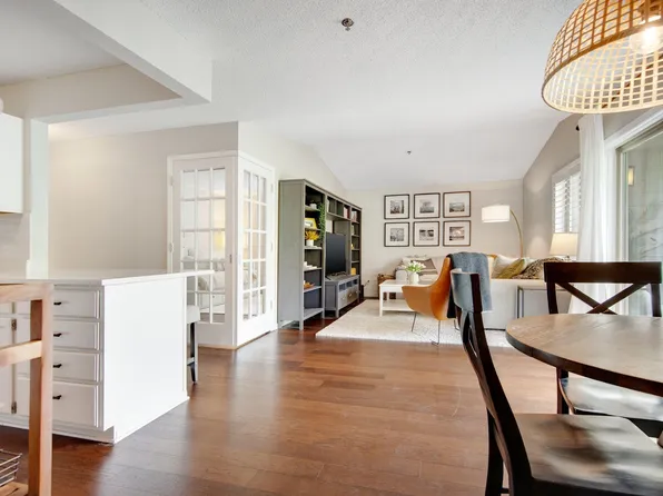 2130 Ridge Dr APT 33, Saint Louis Park, MN 55416