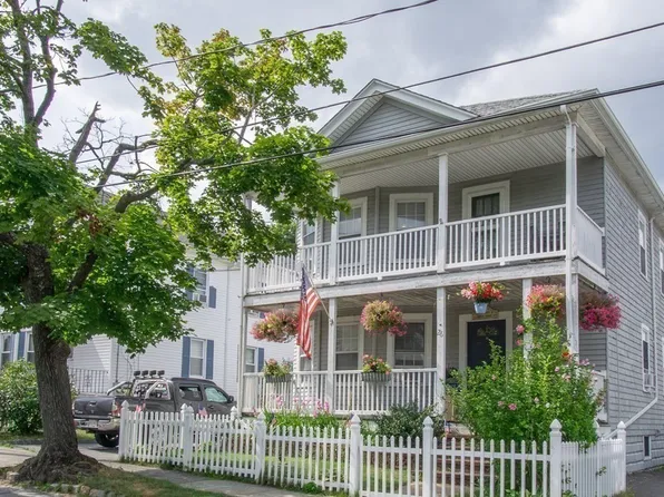 26 Dover St, Fairhaven, MA 02719