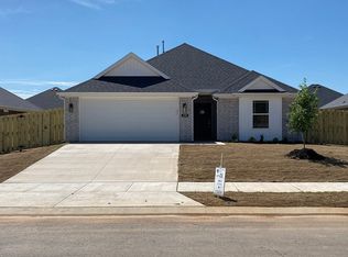 450 Aster St, Centerton, AR 72719