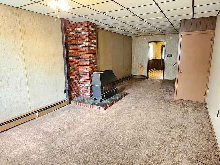 245 S Chestnut St — Photo 2
