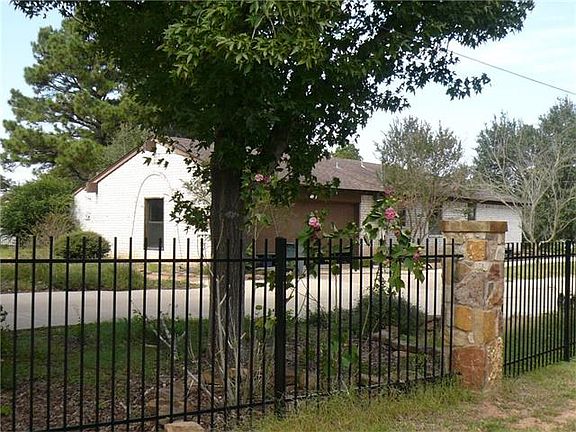 2nd image of 1005 Colorado Dr