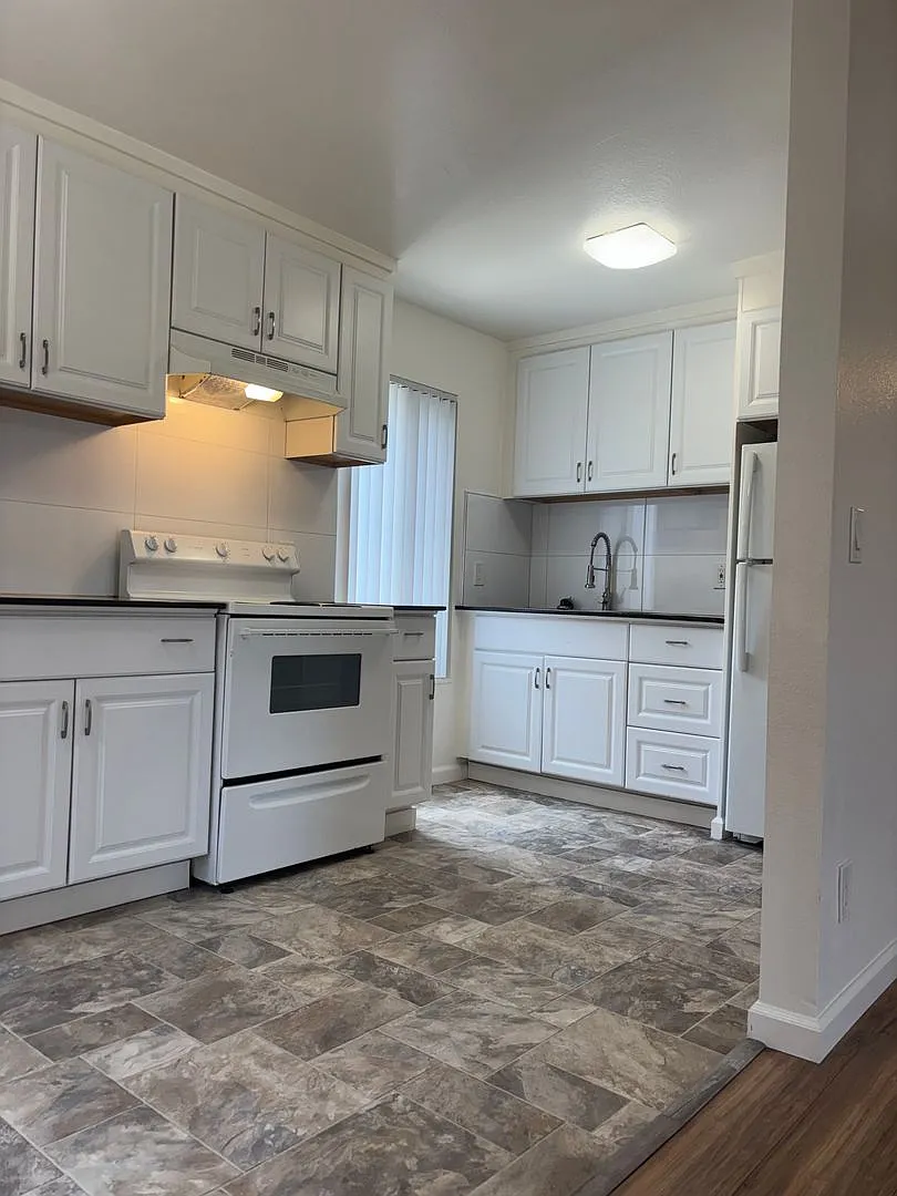 8230 Lemon Grove Way — Photo 3