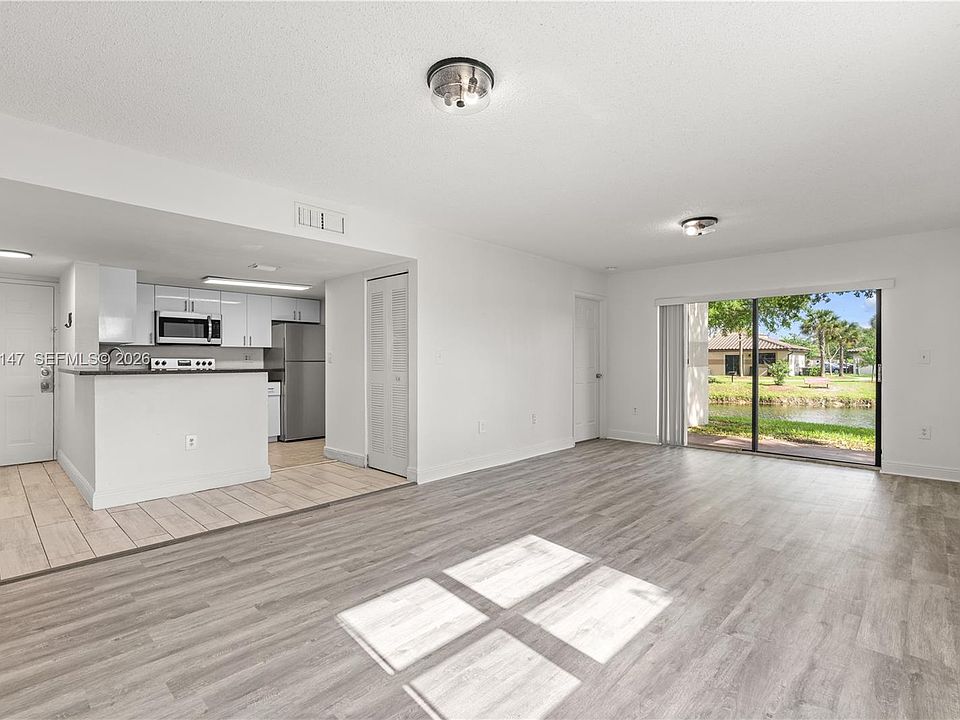 1st image of 9821 Nob Hill Ct #9821