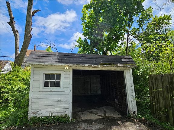5th image of 931 Yellowstone Rd