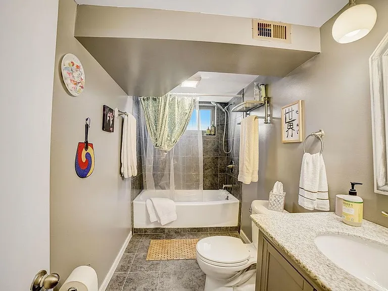 532 Carpenter Ave — Photo 16