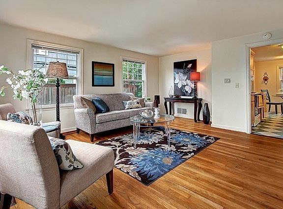 4th image of 3018 31st Ave W #A