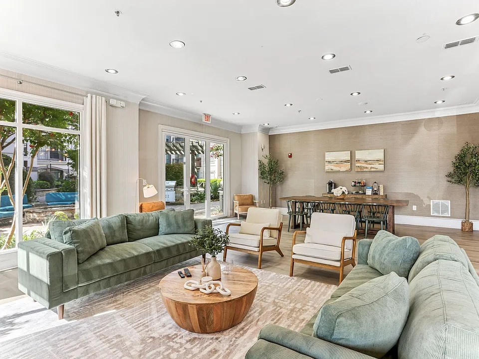 Avana Uptown apartments community photo