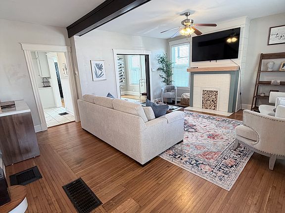 2nd image of 218 O'Fallon Ave