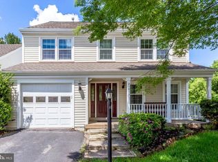 21075 Hawthorne Ct, Sterling, VA 20164