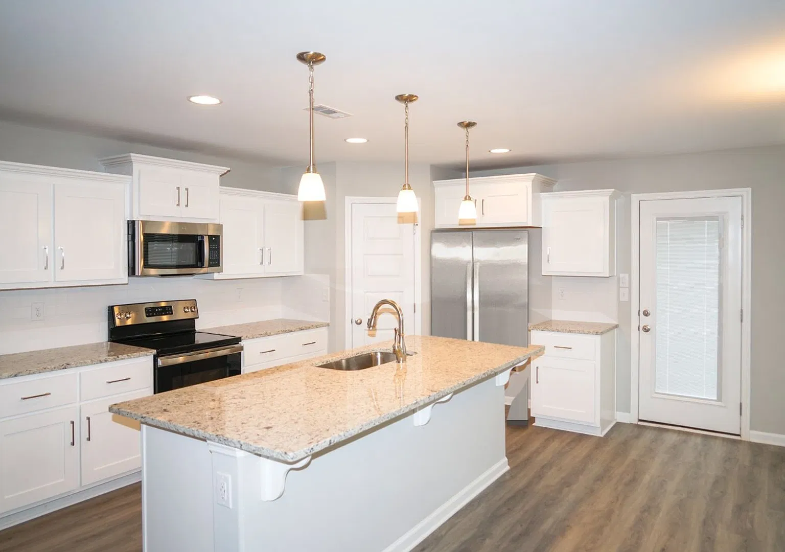 Welcome Home to This Spacious Meridianville Gem Near Huntsville — Photo 3