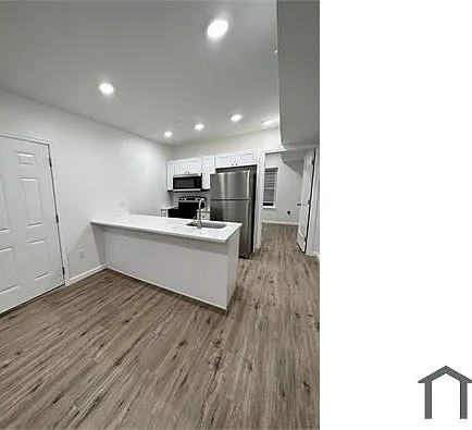 4224 Brown St #2 — Photo 10