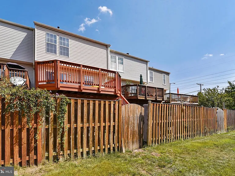 7810 Foxcove Ct — Photo 23