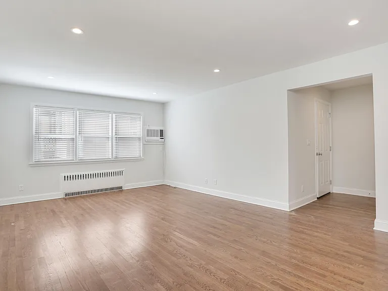 Spacious and Bright w/Gleaming Hardwood Floors Thru-out