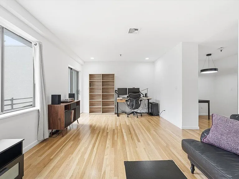 1110 Clinton St #16 — Photo 3
