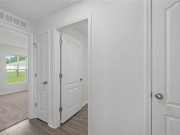 5th image of 849 SW Janette Avenue
