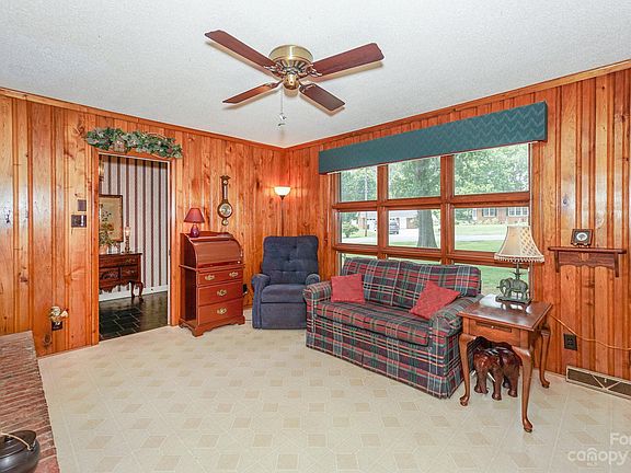 5th image of 204 Dogwood Dr